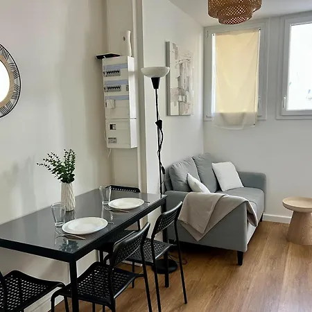 Modern And Comfortable 1 Bedroom - N2 *